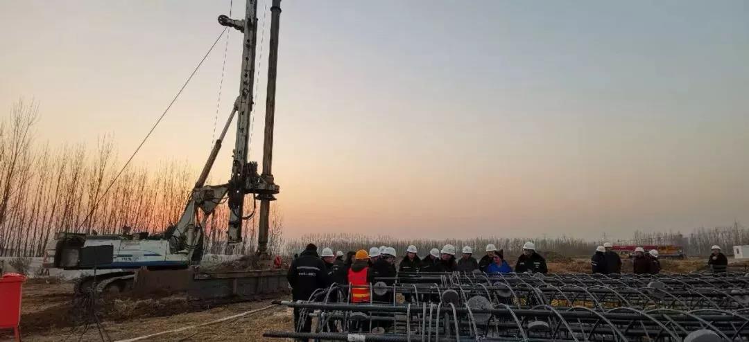 银娱优越会GEG旋挖打下雄安站第一桩
