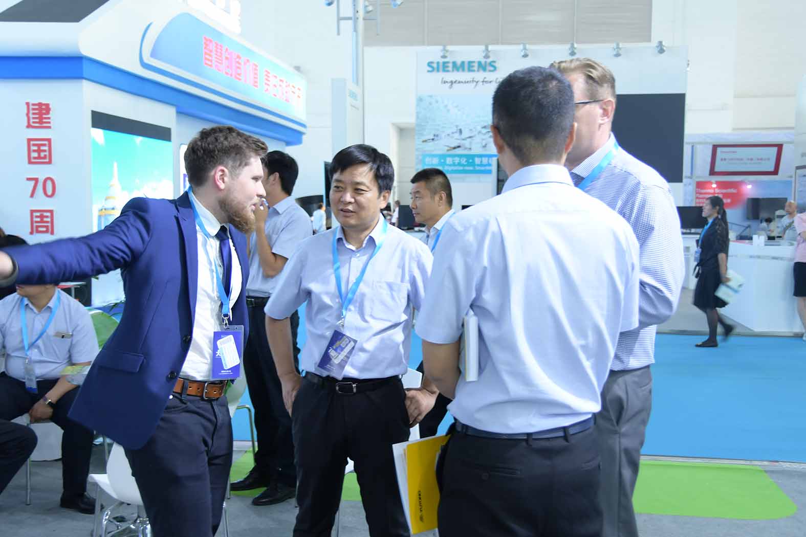 引领未来▲银娱优越会GEG纯电动矿用车闪耀2019CIME展会