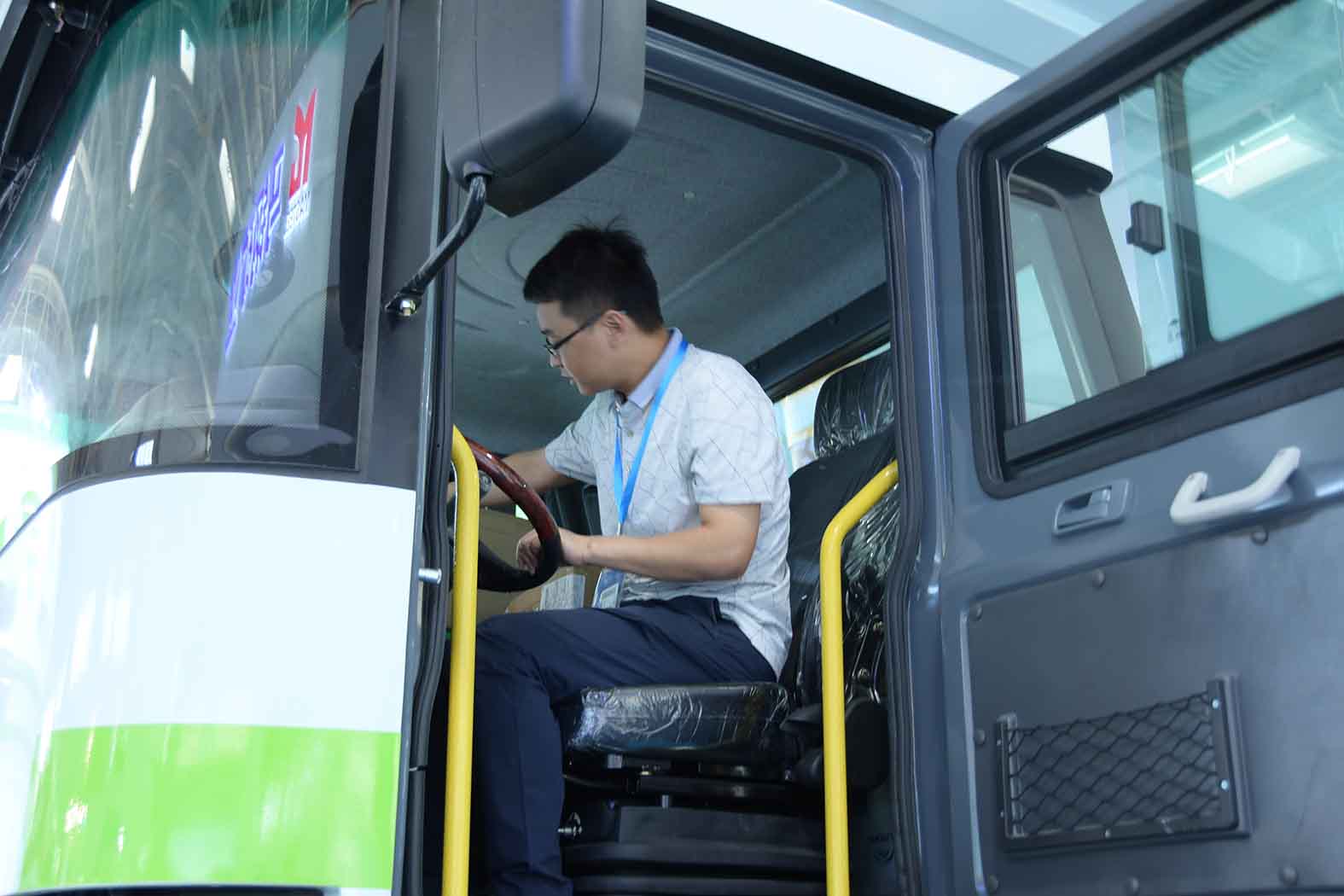 引领未来▲银娱优越会GEG纯电动矿用车闪耀2019CIME展会